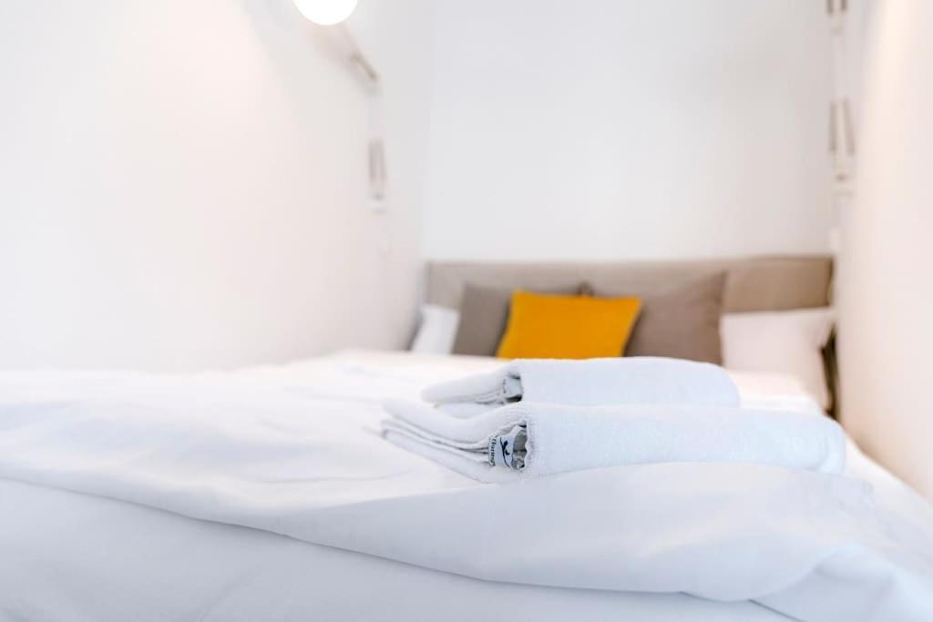 Mitten Im Zentrum Mit 24H Check-In Kiel Buitenkant foto